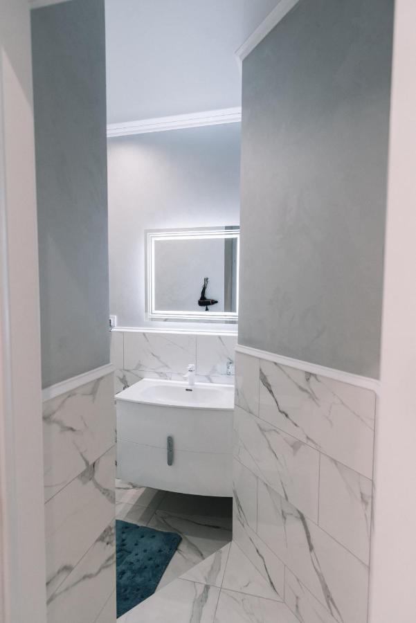 Royal Tower Vip Smart 1 * Киев